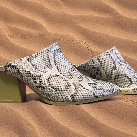 Qupid Snake Print Mules | Faux Snakeskin Slip-On Pointed Heels | NWT - Picture 2 of 2